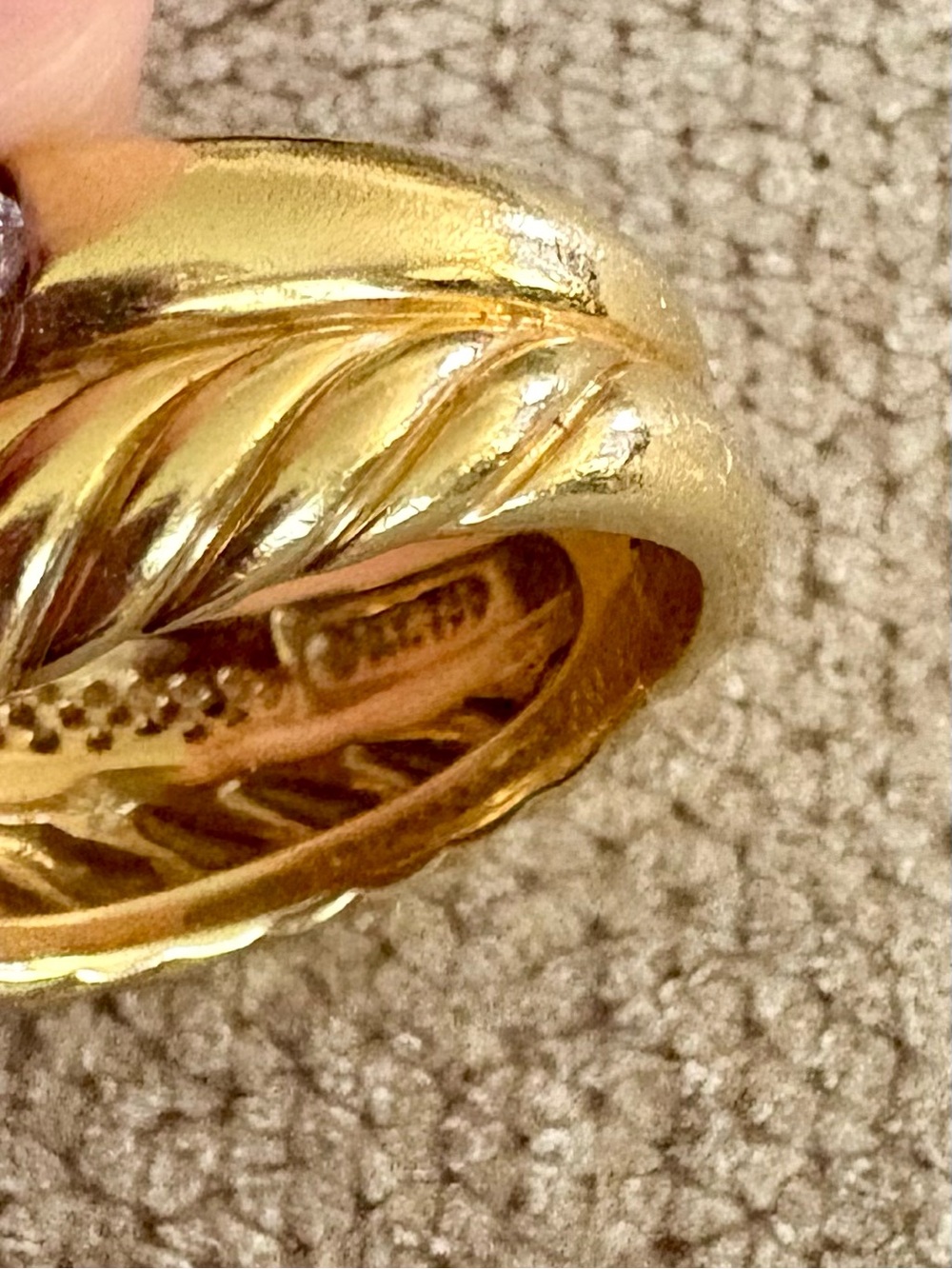 David Yurman 18K Gold Band Ring with Pavé Diamond - Picture 13 of 13
